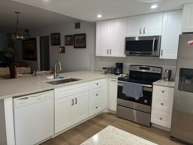 Foto del edificio - 3405 Bimini Ln