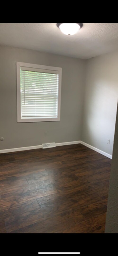 Building Photo - 1300 S Tabbert Cir