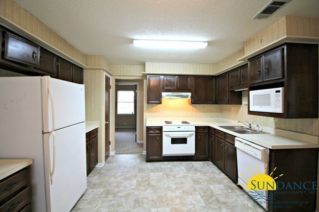 Building Photo - 381 Brian Cir