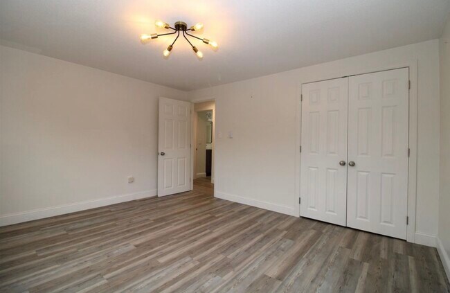 Foto del edificio - 46 Atwood Rd