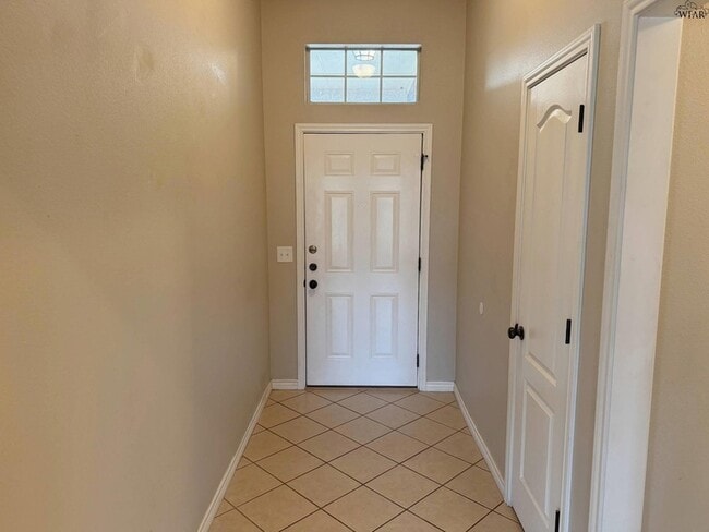 Foto del edificio - 5037 Cy Young Dr