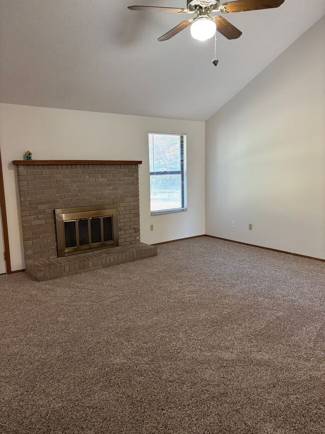 Building Photo - 2790 W Primrose Ln