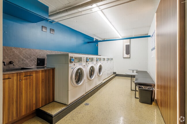 Laundry Room - Villa Saint-Jean