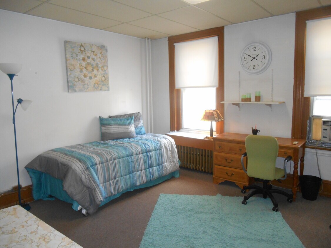 Foto principal - 3330 N Park Ave