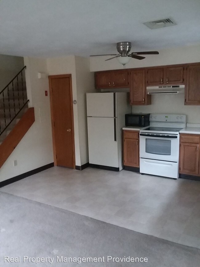 Foto del edificio - 1 br, 1 bath Apartment - 19 Stone St. Apt #1