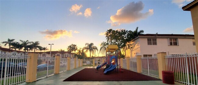 Building Photo - 5470 NW 107th Ave  811 Doral Fl 33178