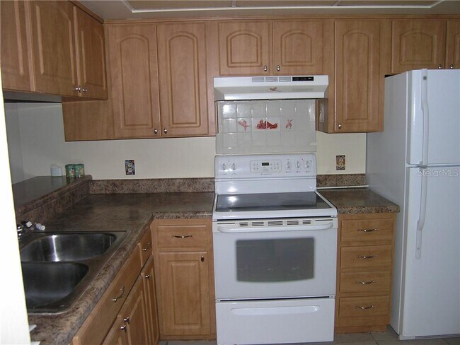 Foto del edificio - 2051 Sunset Grove Ln
