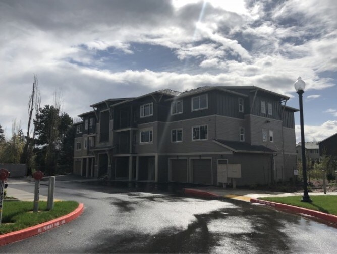 Edgewater Luxury Apartments King City, OR