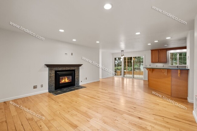 Building Photo - Beautiful 3-Bedroom, 2-Bath Home in Multno...