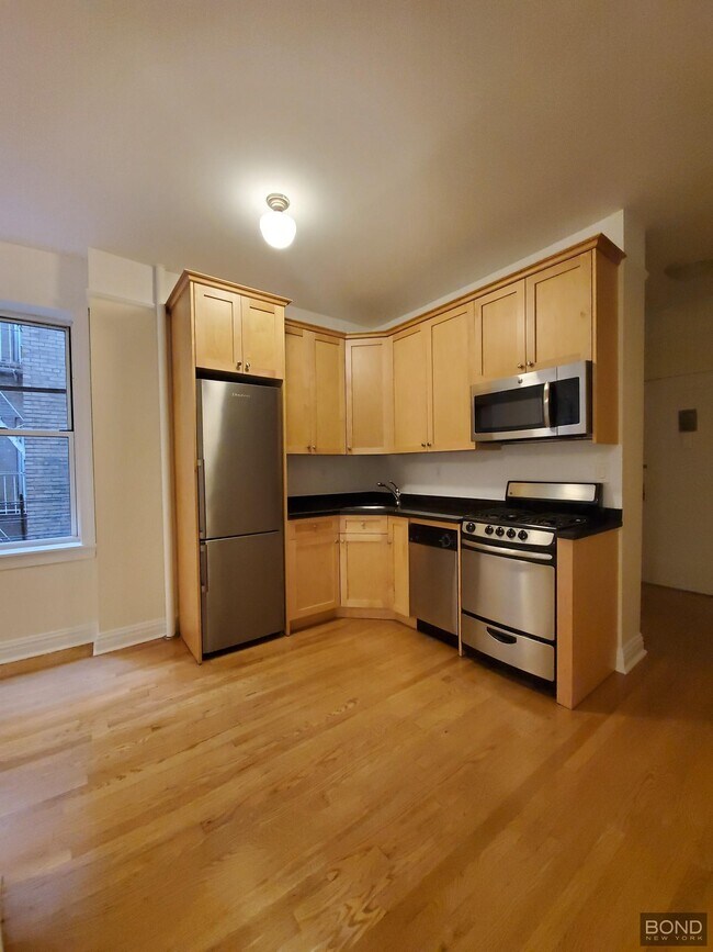 Foto del edificio - 117 W 13th St