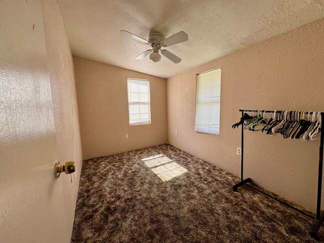Building Photo - Adorable 2-Bedroom Home for Rent in Plant ...