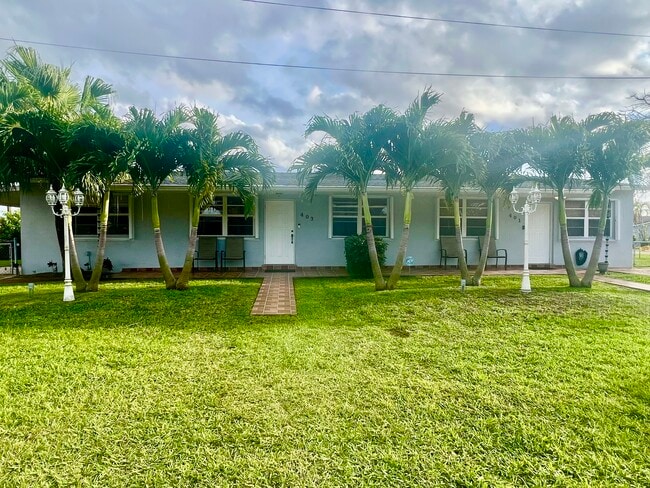 Building Photo - 403 SW 78th Pl