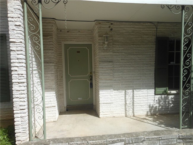 Building Photo - 2516 Enfield Rd