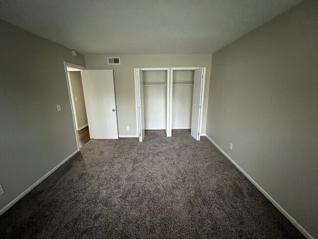 Foto del edificio - Pioneer Village Apartments