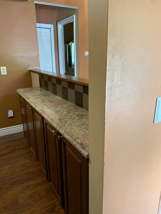 Kitchen - 545 Hoffman Ln