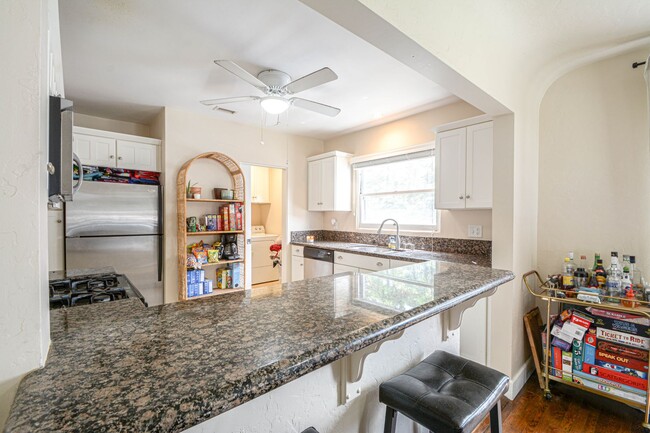 Building Photo - Beautiful 3bd/1ba Spanish Style home