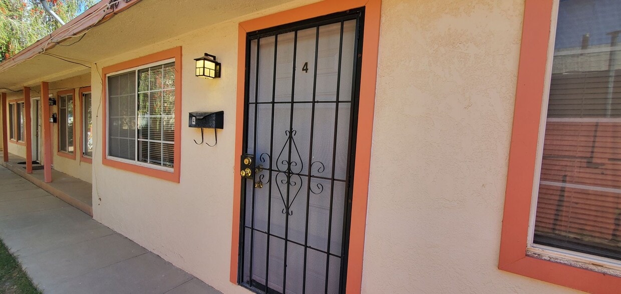 Primary Photo - 252 A St