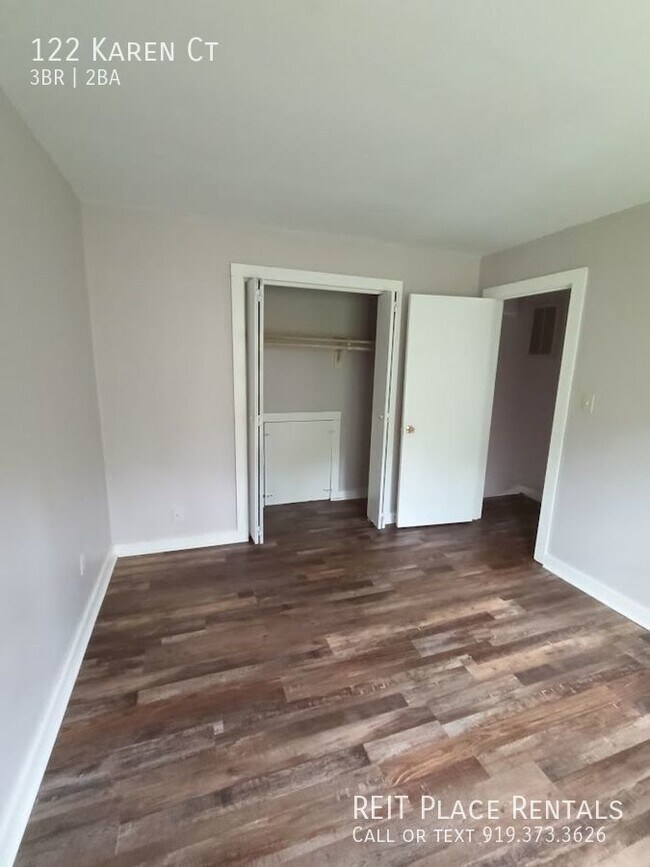 Building Photo - 3 Bed 2 Bath in a 2 story unit near Crossr...