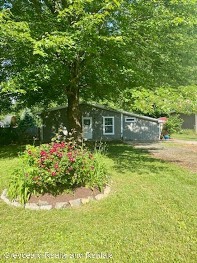 Primary Photo - 3 br, 2 bath House - 225 Flat Creek Rd