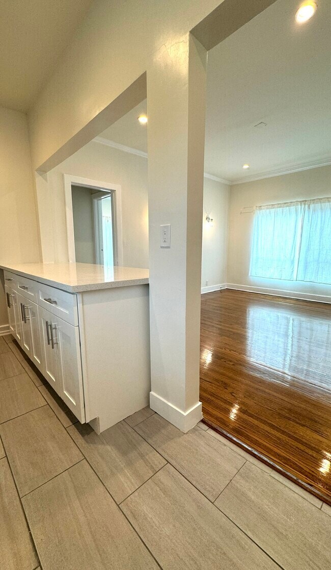 Building Photo - 140 Olive St