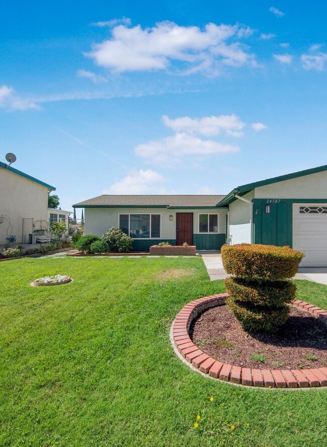 Building Photo - 24787 Valecrest Dr
