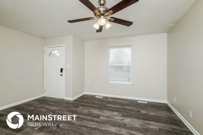 Building Photo - 210 Dogwood Run
