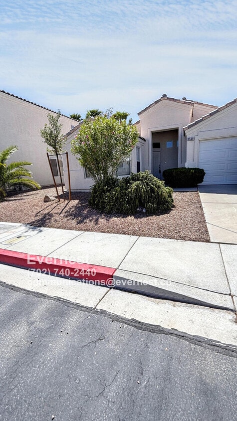 Primary Photo - Lovely 3-Bedroom Home with Fireplace and M...