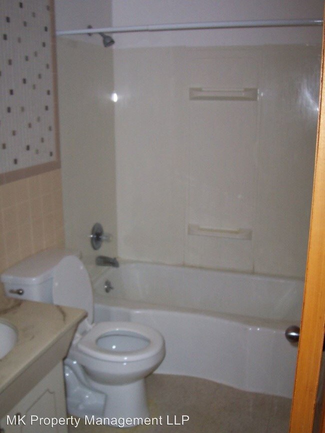 Building Photo - 2 br, 1 bath Apartment - 410 13th