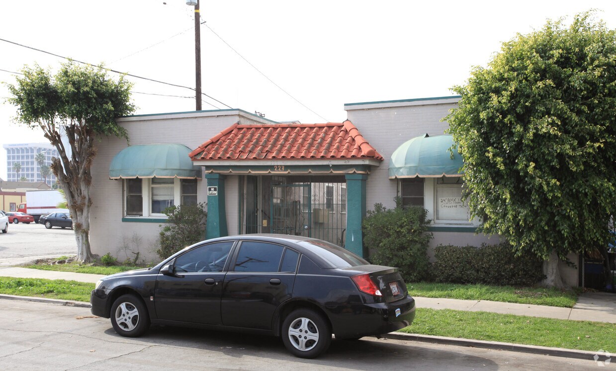 Building Photo - 227 Olive Ave