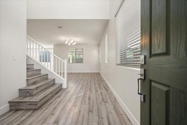 Foto del edificio - Entertainer's Dream 4Bd Home with Designer Finishes & Outdoor Kitchen