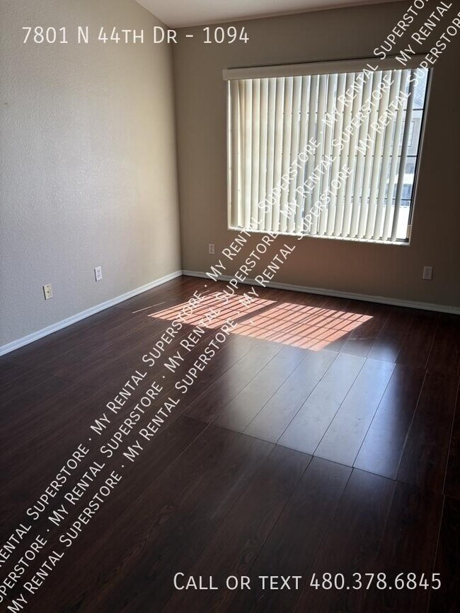 Foto del edificio - 7801 N 44th Dr