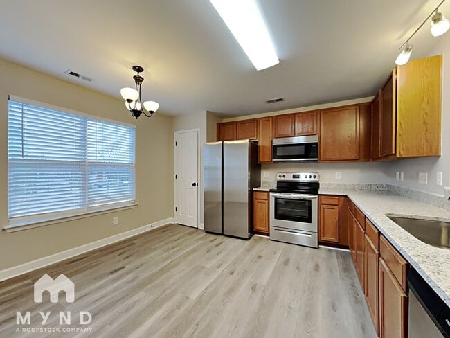 Building Photo - 4132 Broadstairs Dr SW