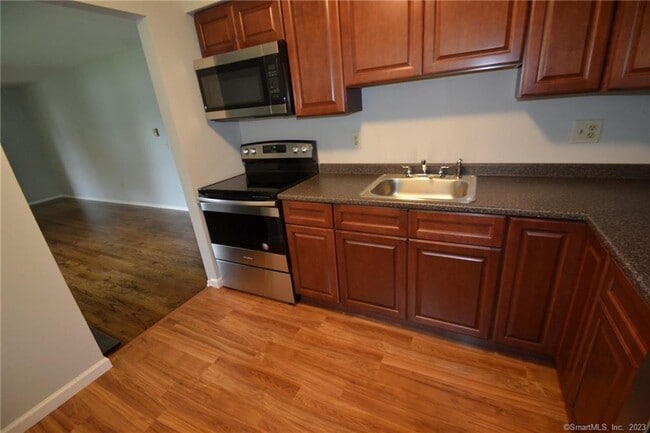 Building Photo - 56 Juniper Rd