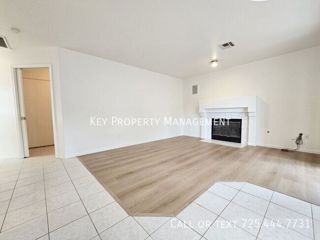 Foto del edificio - GORGEOUS 4 BEDROOM TWO-STORY IN SUMMERLIN ...