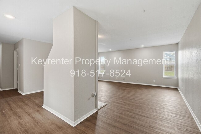 Foto del edificio - 6506/6508 E 90th St Duplex