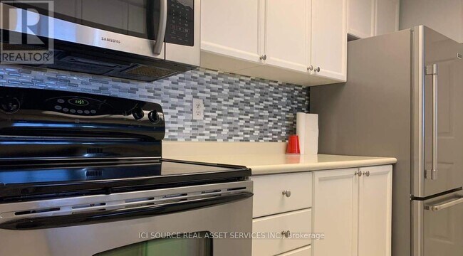 Photo du bâtiment - 101 Subway Crescent