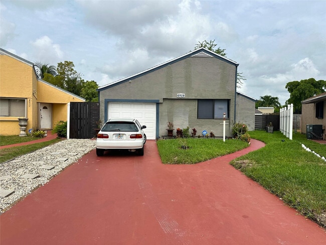 Foto del edificio - 2410 SW 87th Terrace