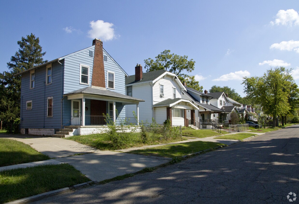 Primary Photo - E 25th Ave