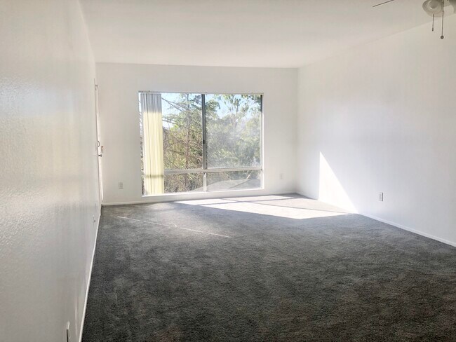 Building Photo - 8557 Lemon Ave