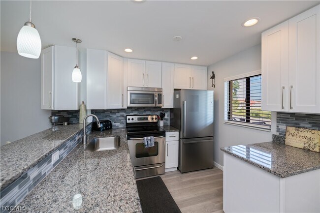 Building Photo - 4790 S Cleveland Ave