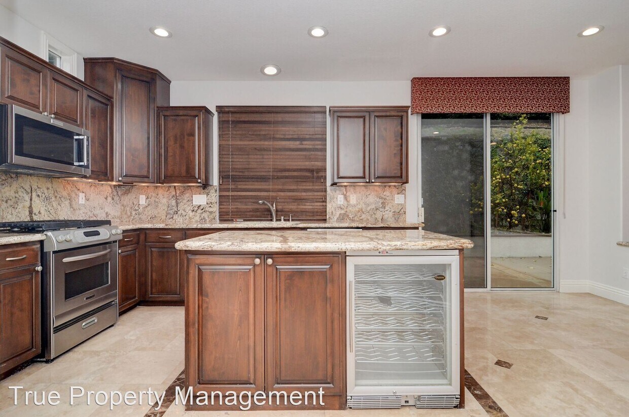 3 br, 2.5 bath House 73 Colony Way House Rental in Aliso Viejo, CA