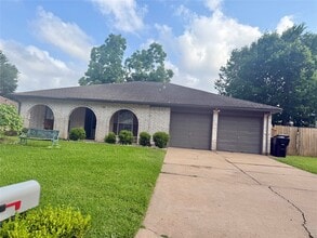 Building Photo - 5319 Lincoln Town Dr