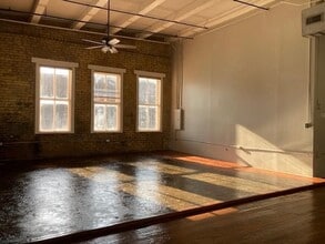 Building Photo - 101 Crawford St