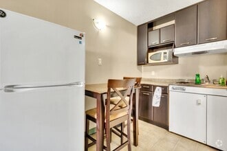 Building Photo - 10415 99 Ave