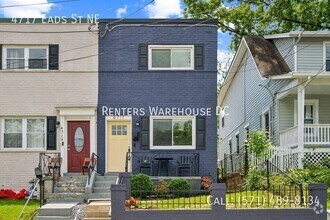 Building Photo - 4717 Eads St NE