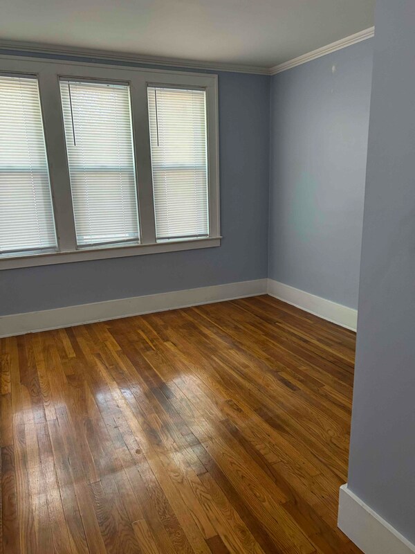 Foto del edificio - 110 Trowbridge St NE
