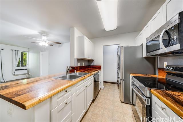 Primary Photo - 95-668-668 Wikao St