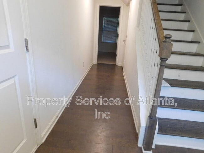 Building Photo - 887 Society Cir