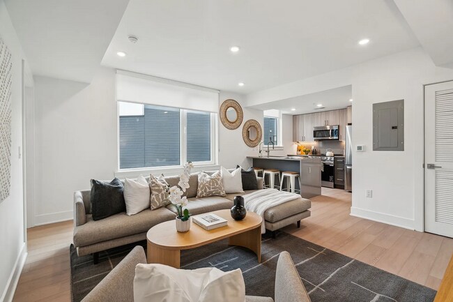 Building Photo - 2000 Dreer St