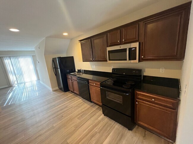 Foto del edificio - 3bd/2.5ba Townhouse in Northeast Columbia